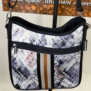 preneLOVE Classic Neoprene Messenger Bag. Excellent condition.